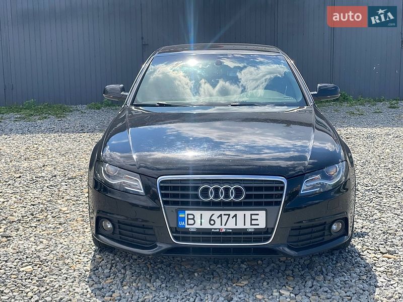 Седан Audi A4 2010 в Чернівцях