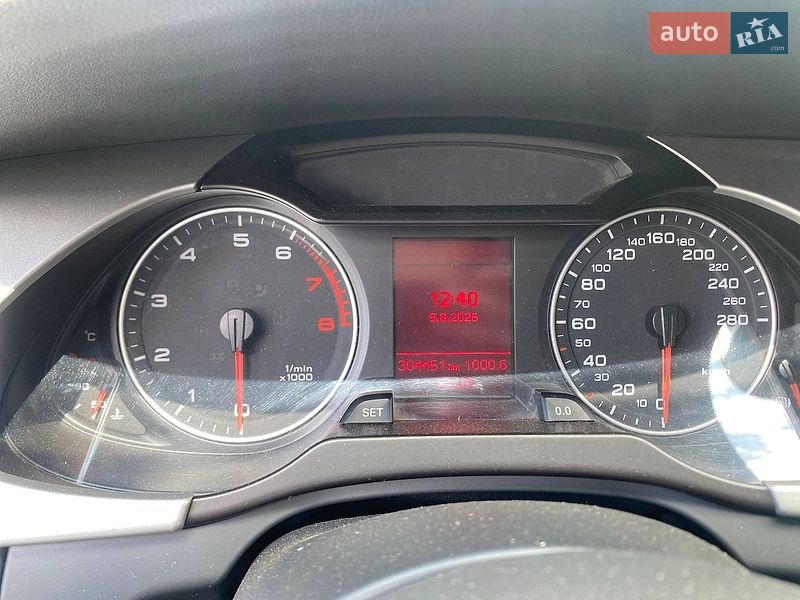 Седан Audi A4 2010 в Чернівцях