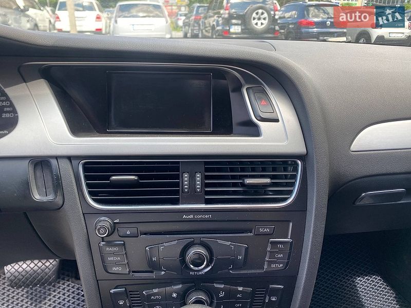 Седан Audi A4 2010 в Чернівцях