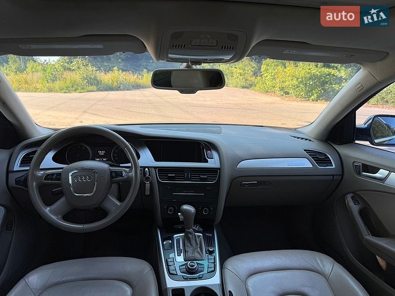 Седан Audi A4 2010 в Полтаве