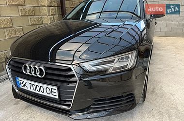 Седан Audi A4 2018 в Рівному