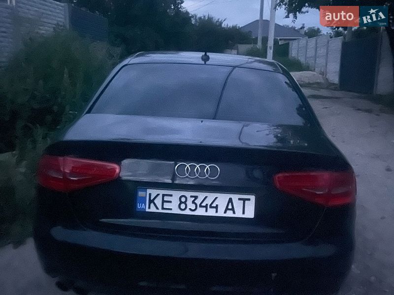 Седан Audi A4 2013 в Дніпрі