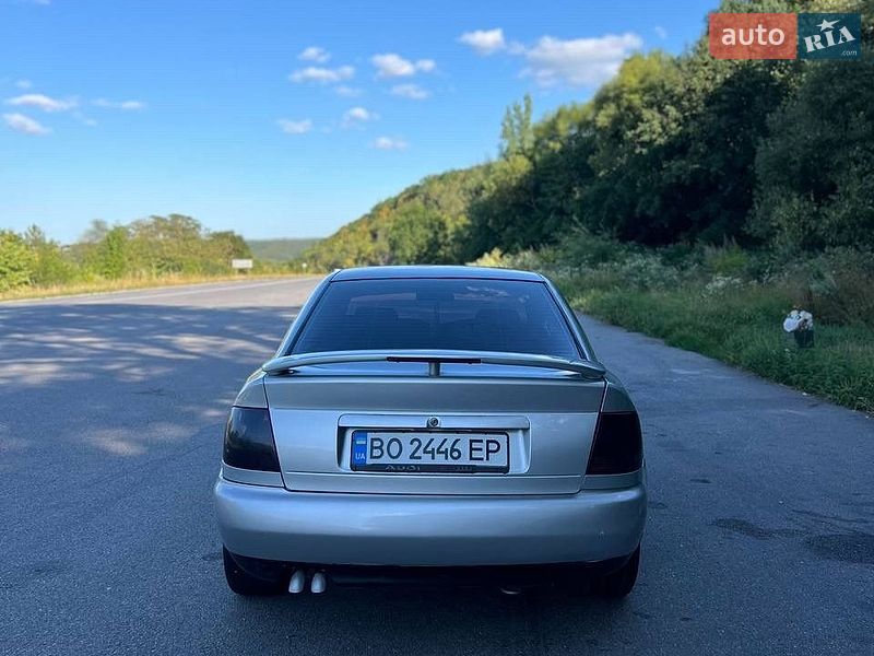 Седан Audi A4 1998 в Заліщиках