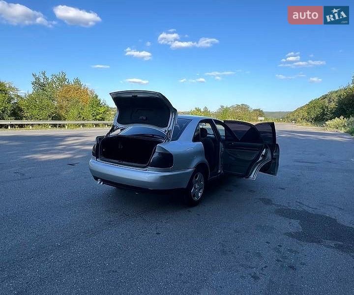 Седан Audi A4 1998 в Заліщиках