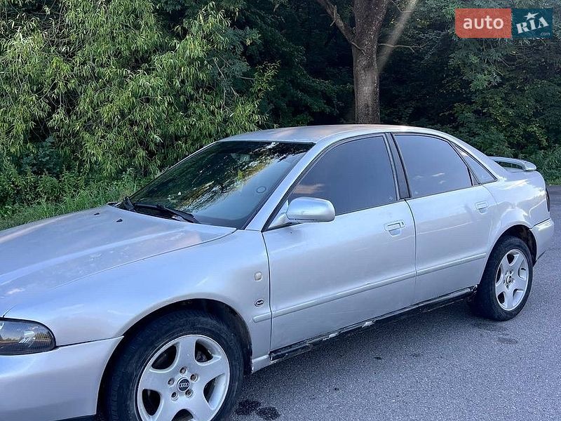 Седан Audi A4 1998 в Заліщиках