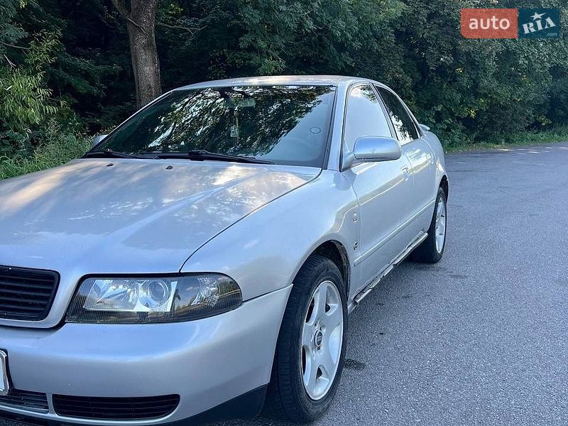 Седан Audi A4 1998 в Заліщиках
