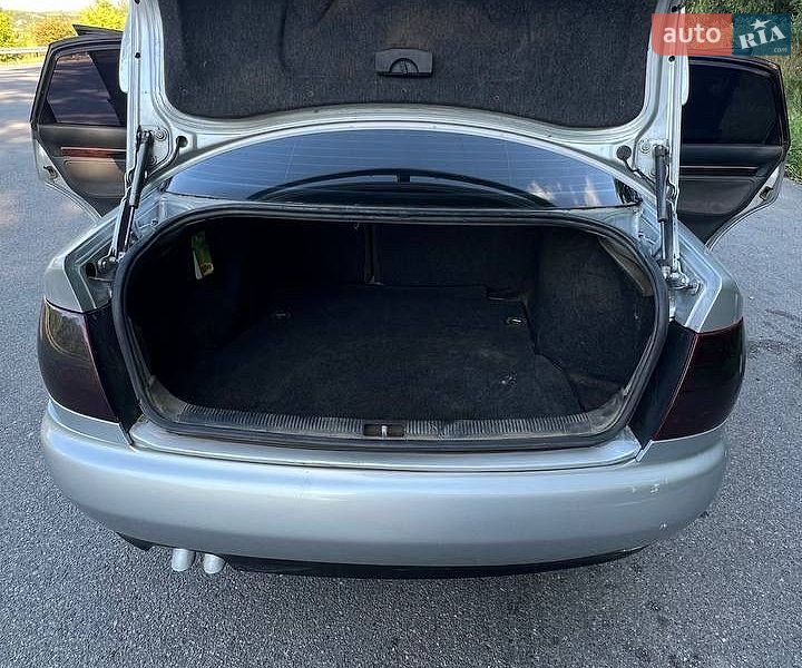 Седан Audi A4 1998 в Заліщиках