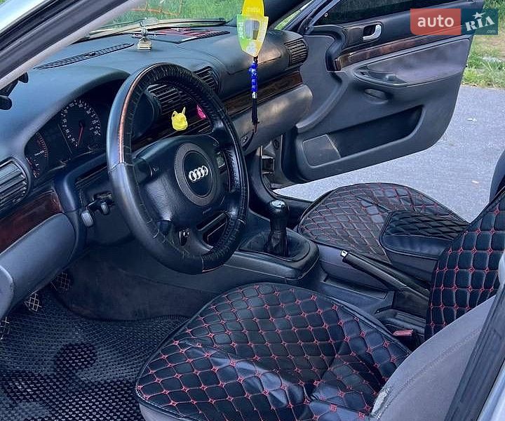 Седан Audi A4 1998 в Заліщиках
