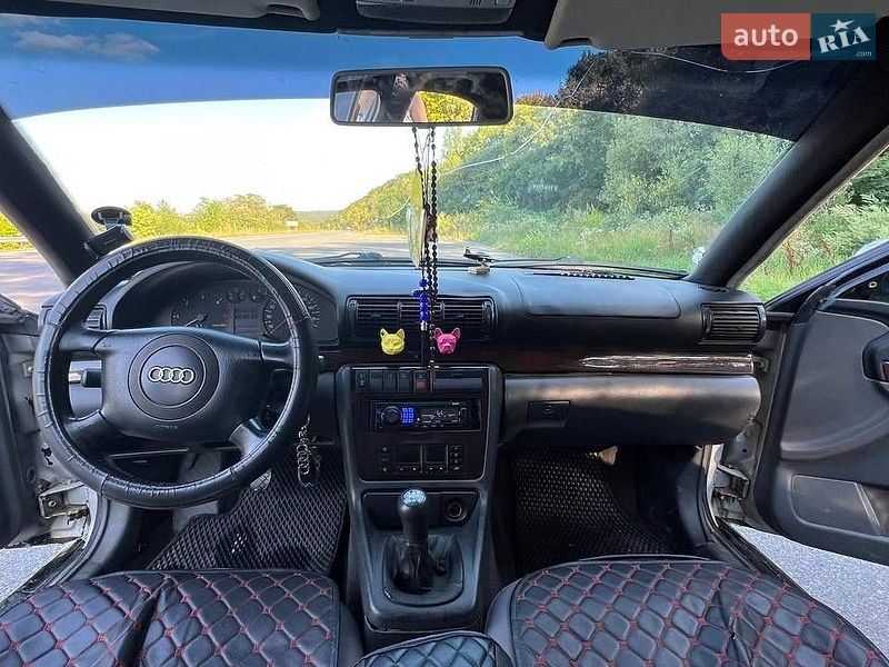 Седан Audi A4 1998 в Заліщиках