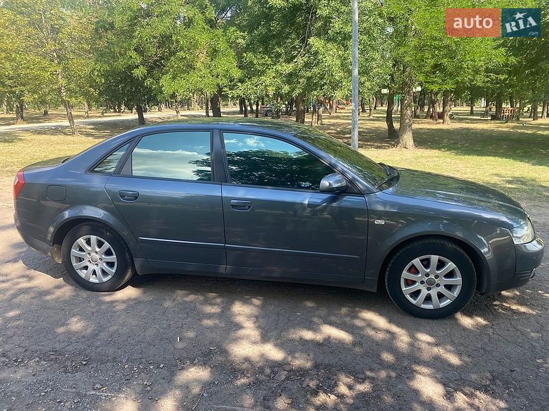 Седан Audi A4 2004 в Кривом Роге