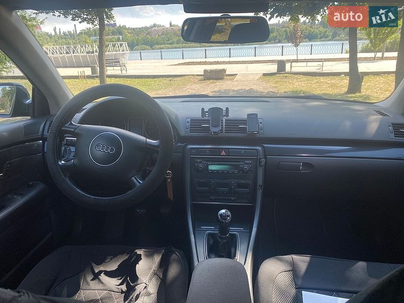 Седан Audi A4 2004 в Кривом Роге