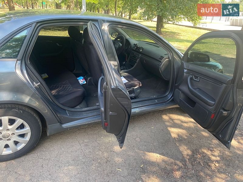 Седан Audi A4 2004 в Кривом Роге
