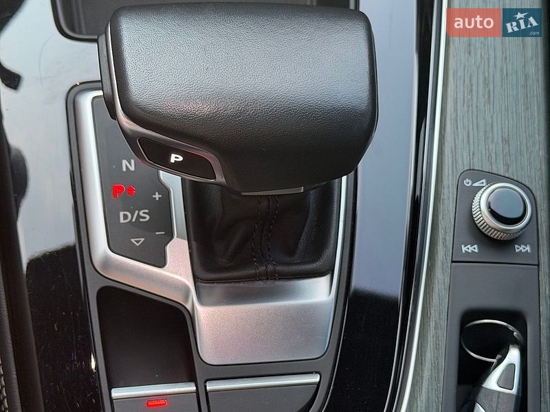 Седан Audi A4 2022 в Полтаве