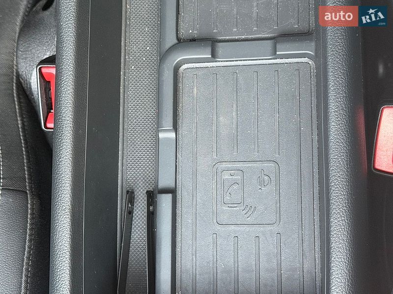 Седан Audi A4 2022 в Полтаве