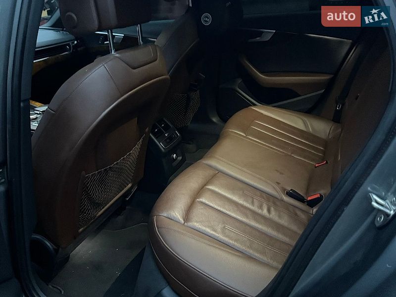 Седан Audi A4 2018 в Монастириській