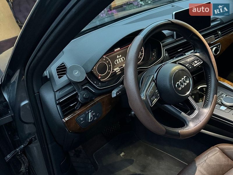 Седан Audi A4 2018 в Монастириській
