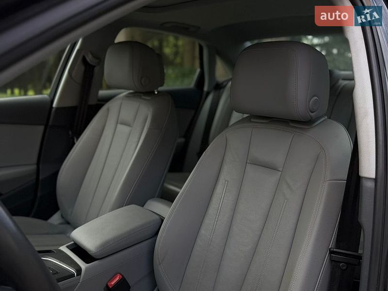 Седан Audi A4 2018 в Бурштыне