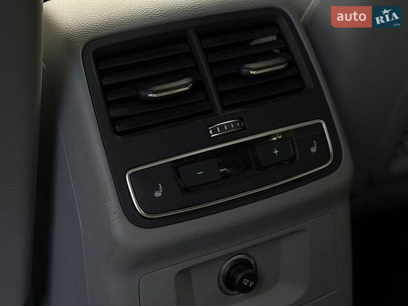 Седан Audi A4 2018 в Бурштыне