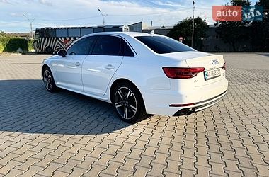Седан Audi A4 2016 в Нововолынске