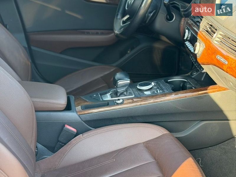 Седан Audi A4 2016 в Нововолынске