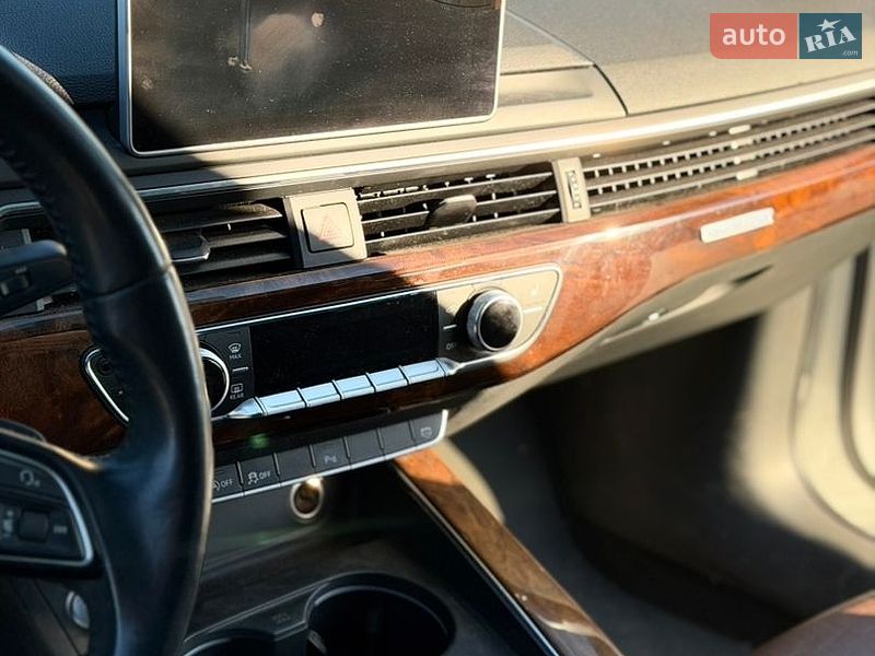 Седан Audi A4 2016 в Нововолынске