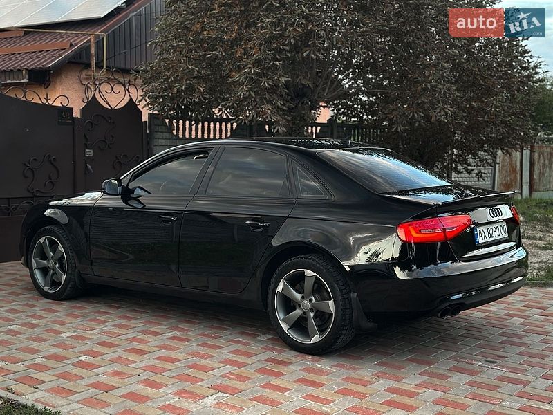 Седан Audi A4 2013 в Дніпрі