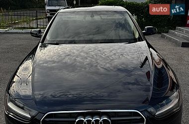 Седан Audi A4 2012 в Чернигове