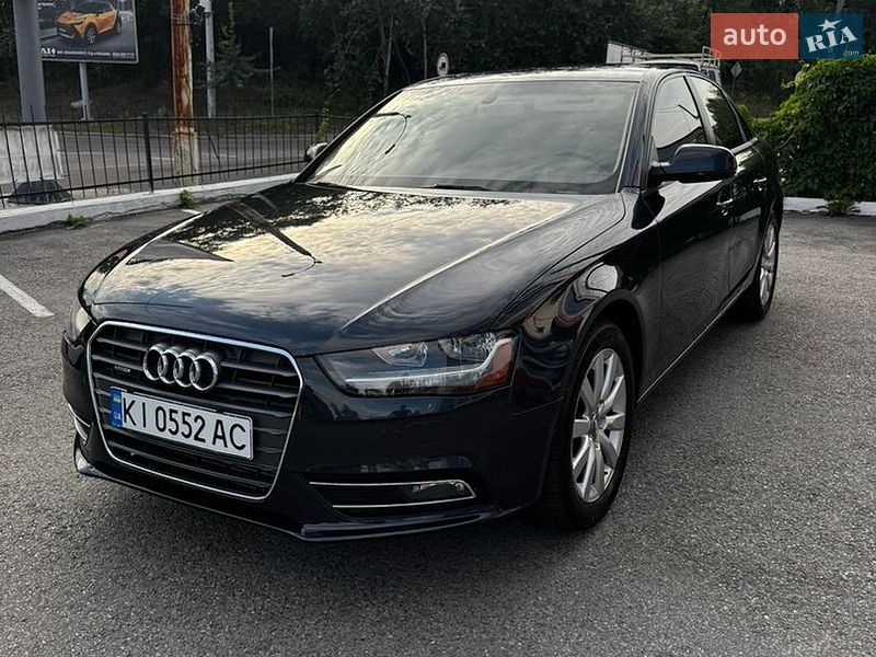 Седан Audi A4 2012 в Чернигове