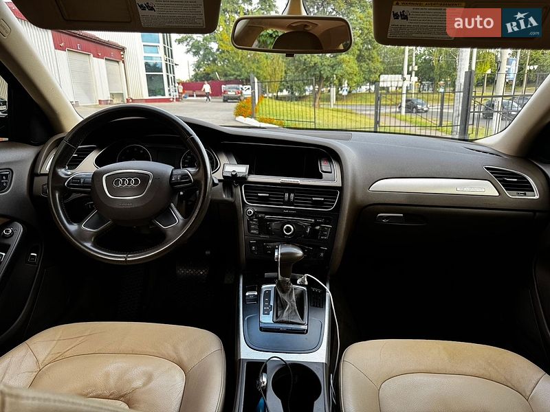 Седан Audi A4 2012 в Чернигове