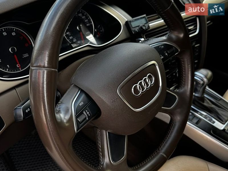 Седан Audi A4 2012 в Чернигове