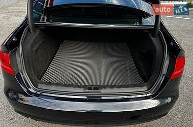 Седан Audi A4 2012 в Чернигове