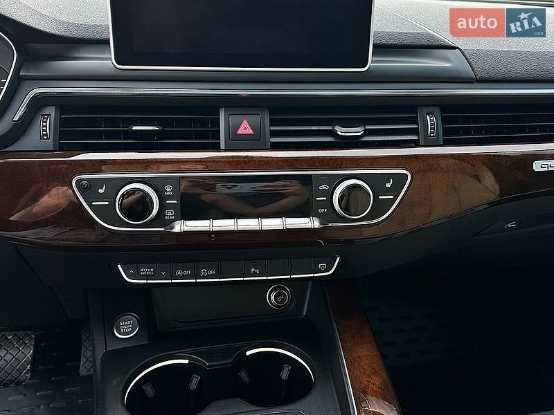 Седан Audi A4 2017 в Рівному