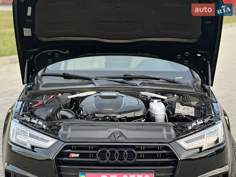 Седан Audi A4 2017 в Рівному