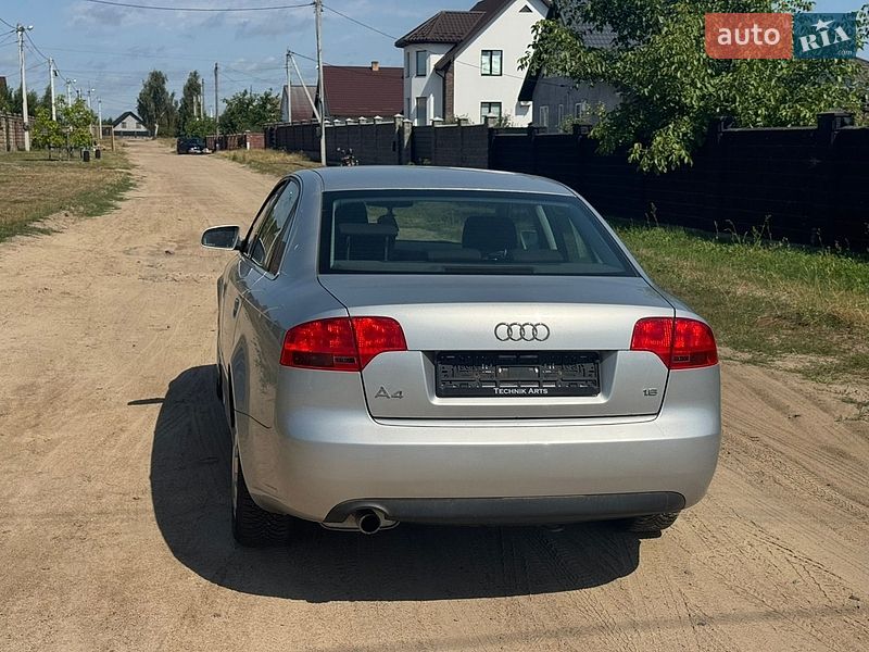 Седан Audi A4 2005 в Сарнах