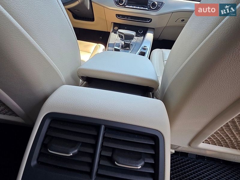 Седан Audi A4 2017 в Полтаві