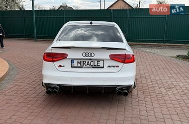 Седан Audi A4 2015 в Миронівці