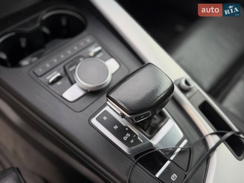 Седан Audi A4 2017 в Львові
