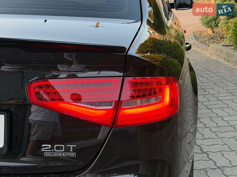 Седан Audi A4 2015 в Стрию