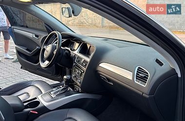 Седан Audi A4 2015 в Стрию