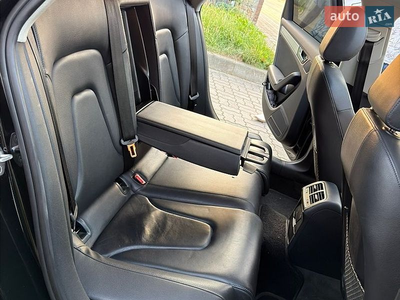 Седан Audi A4 2015 в Стрию