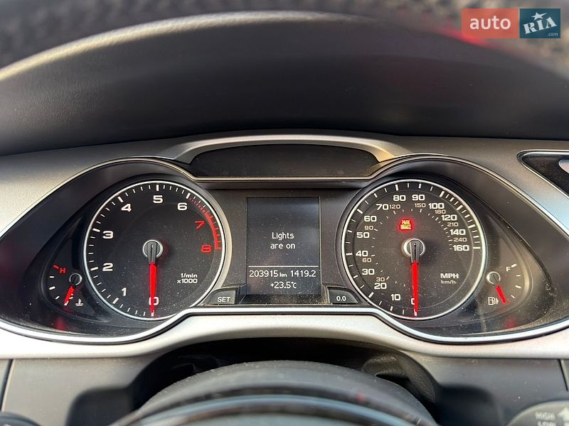 Седан Audi A4 2015 в Стрию
