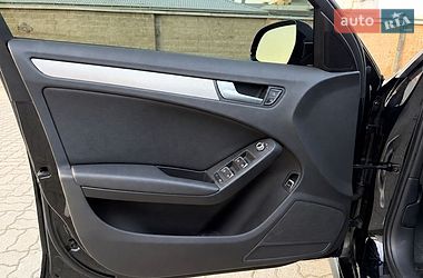 Седан Audi A4 2015 в Стрию