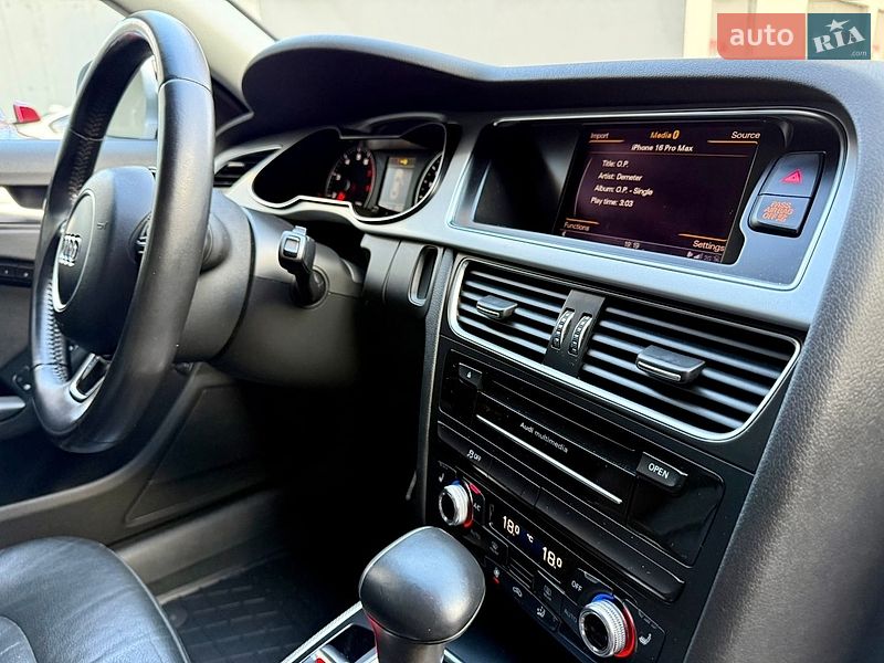 Седан Audi A4 2015 в Львове