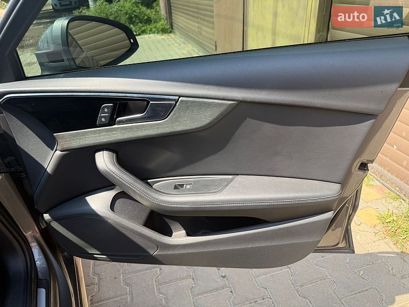 Седан Audi A4 2020 в Одессе
