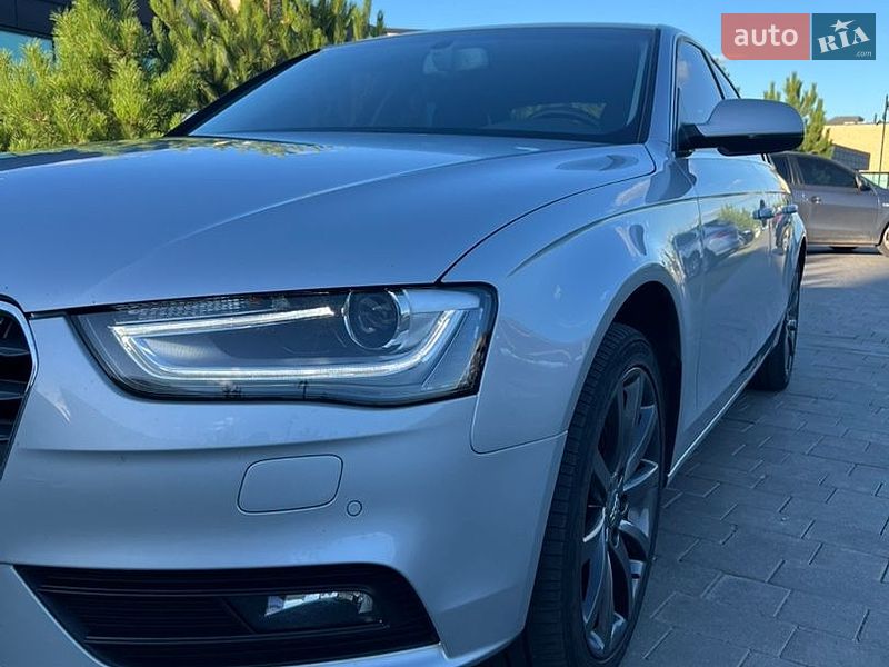 Седан Audi A4 2012 в Сумах