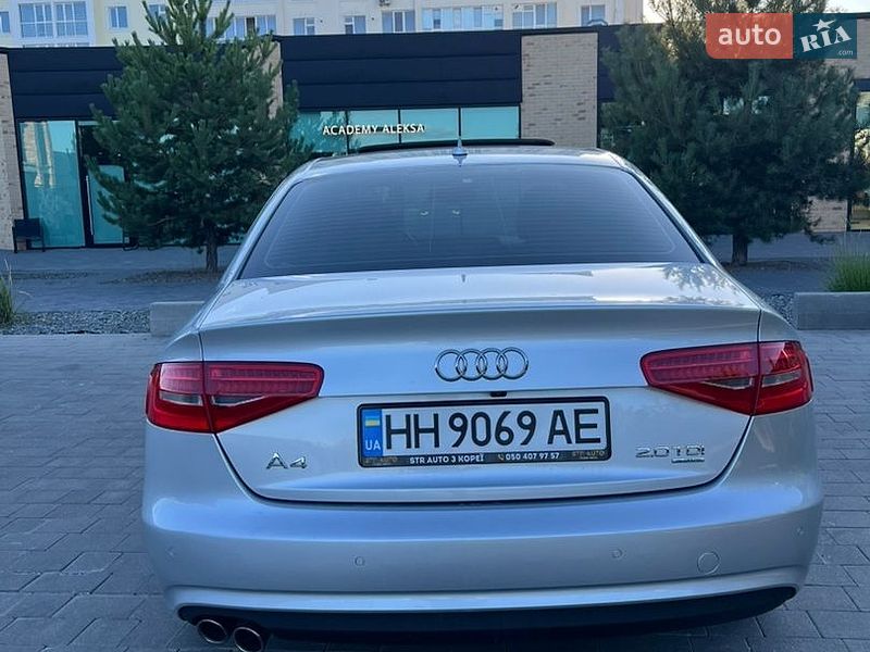Седан Audi A4 2012 в Сумах