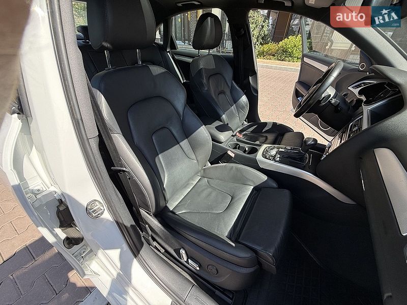 Седан Audi A4 2015 в Киеве
