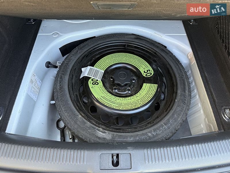 Седан Audi A4 2015 в Киеве