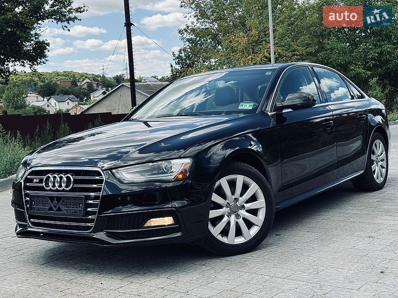 Седан Audi A4 2015 в Львові