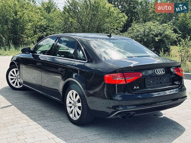 Седан Audi A4 2015 в Львові